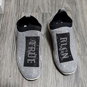 True Religion Aurelia Women's Embellished Knit Logo Slip On Sneakers Sz 🌴